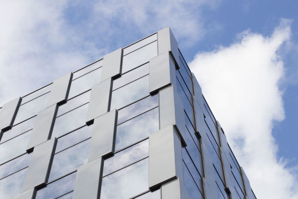 Exploring the Advantages of ACM Cladding for Building Exteriors